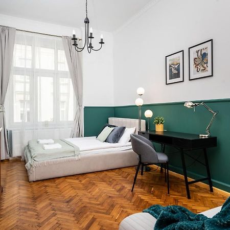 Classy Old Town Apartment - By Upstairs كراكوفيا المظهر الخارجي الصورة