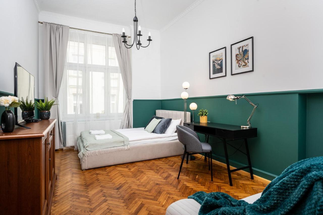 Classy Old Town Apartment - By Upstairs كراكوفيا المظهر الخارجي الصورة