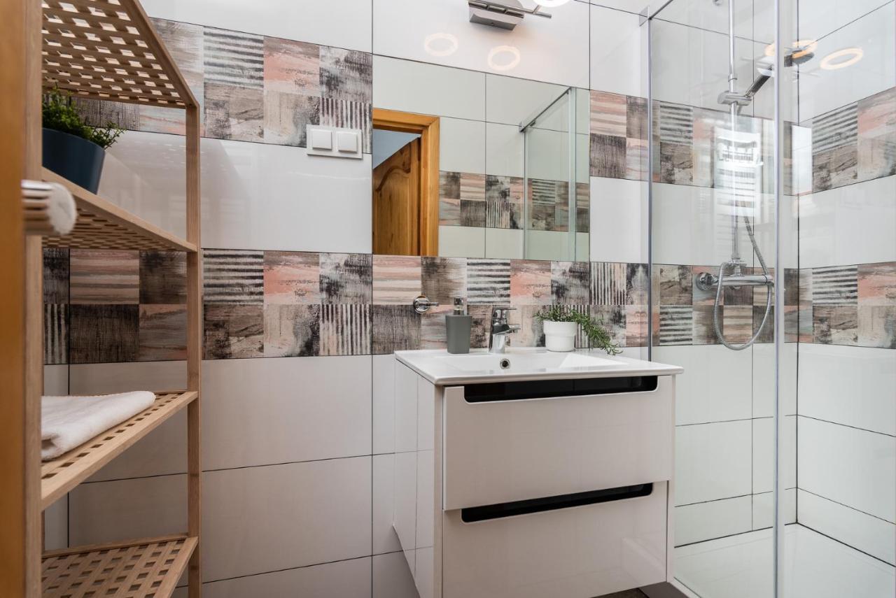 Classy Old Town Apartment - By Upstairs كراكوفيا المظهر الخارجي الصورة